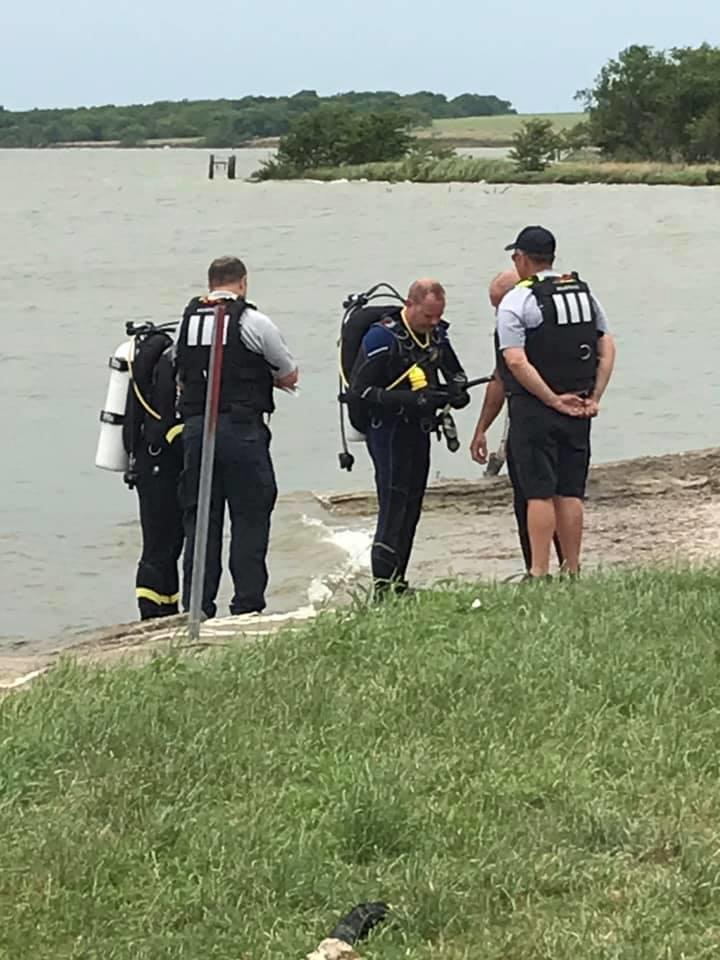 Navarro County Sheriff’s Office along with units from the Waxahachie Fire and Rescue dive team