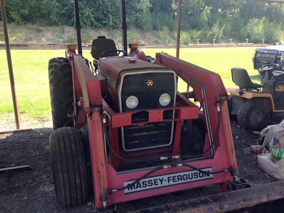 Front of 1998 Massey Ferguson 40 hp tractor