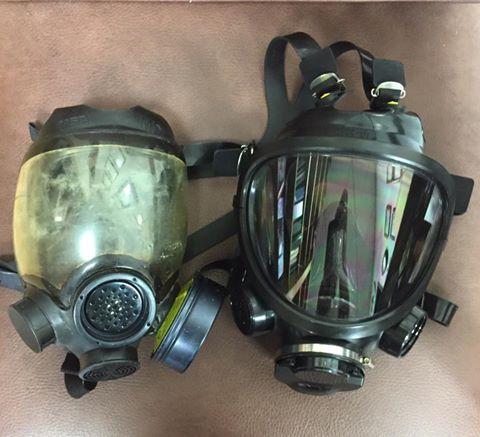 2 3m gas masks